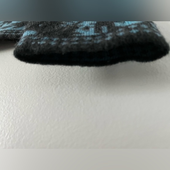 Neve Dark Charcoal Gray and Blue Snowflake 1/4 Zip Wool Sweater, Size M - Picture 7 of 14